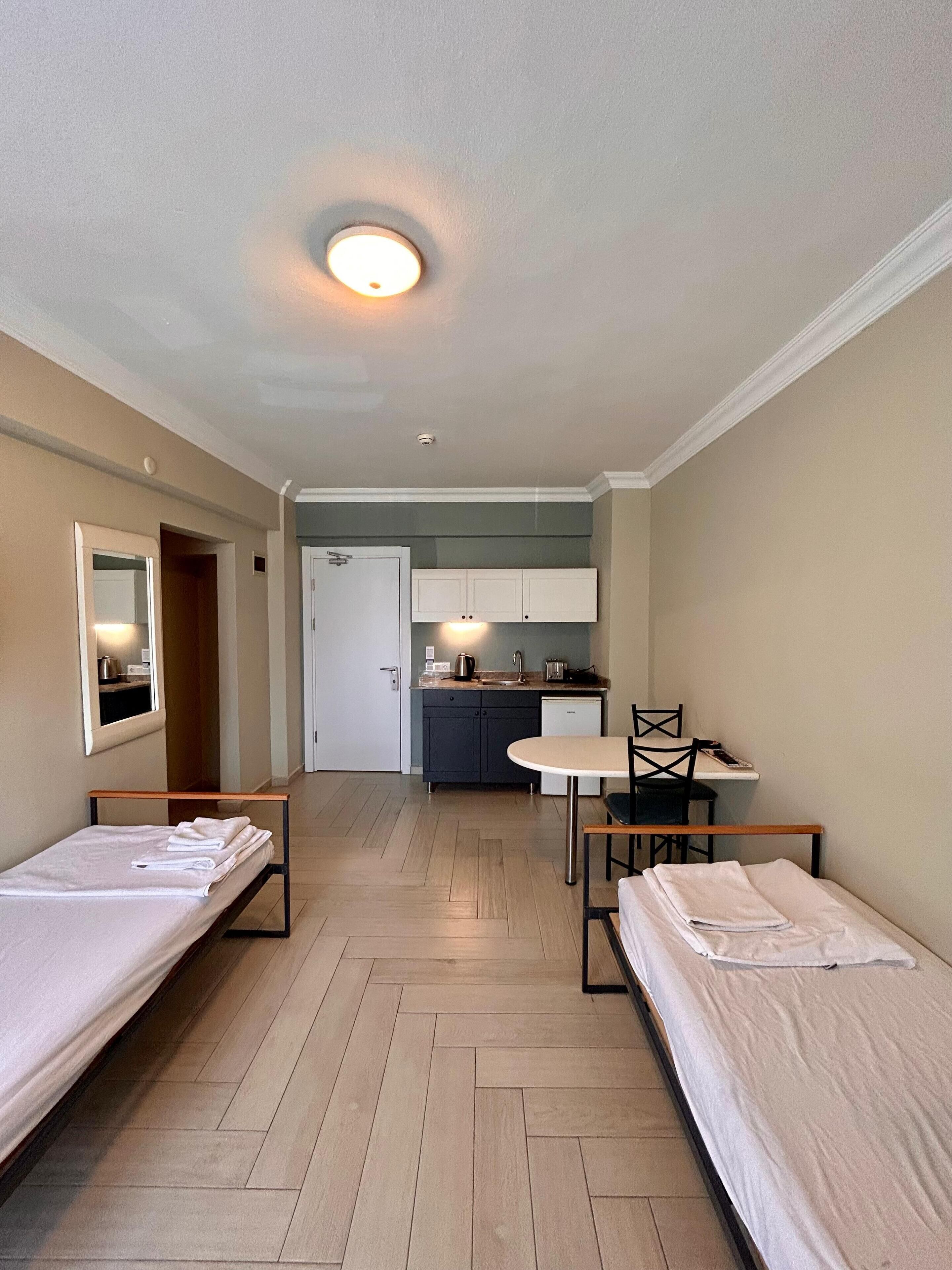 apartment, multiple beds, non smoking | egyptian cotton sheets, premium bedding, memory-foam beds, desk