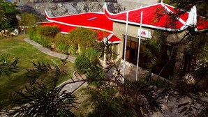 Front of property - Fairymeadows Inn (Bunji)