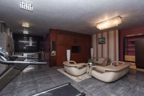 Luxury Apartment, Multiple Beds | Living room