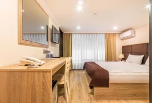 ห้องสแตนดาร์ดดับเบิล | เครื่องนอนระดับพรีเมียม, มินิบาร์, ตู้นิรภัยในห้องพัก