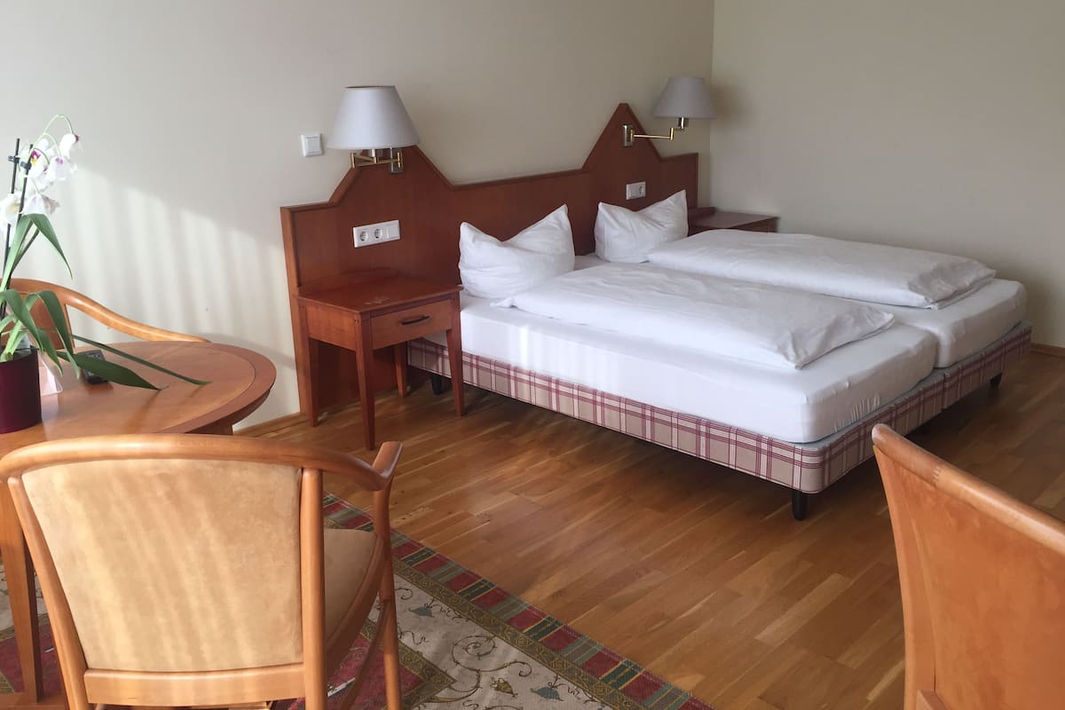 Double Room | Soundproofing, iron/ironing board, WiFi (free)