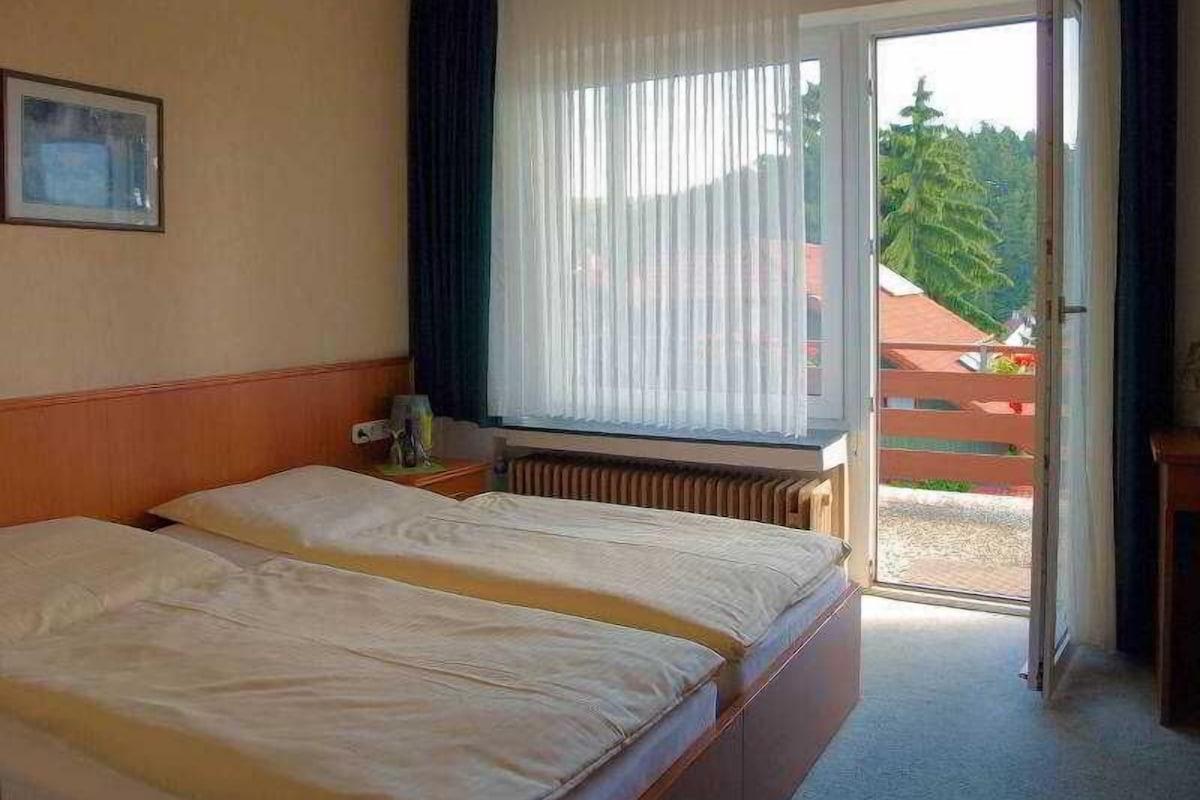 Desk, cribs (surcharge), rollaway beds (surcharge), WiFi (free)