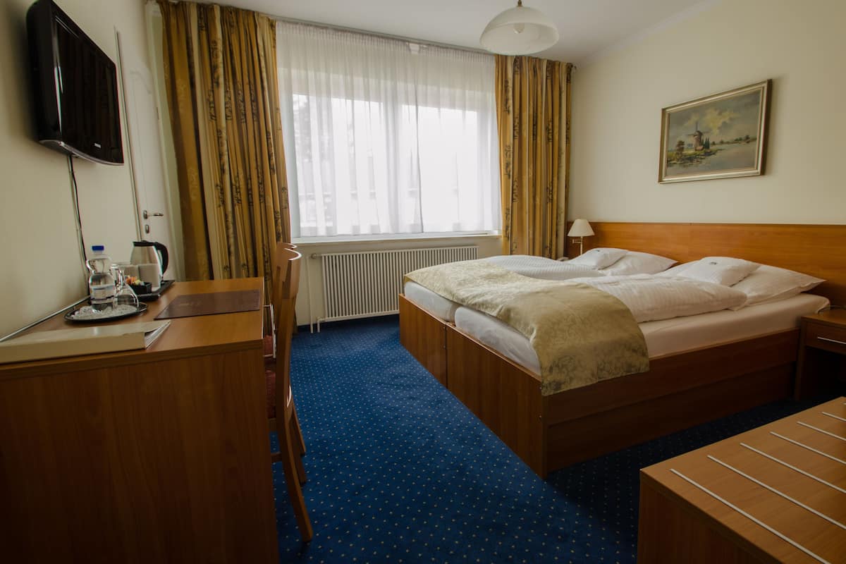 In-room safe, desk, soundproofing, iron/ironing board