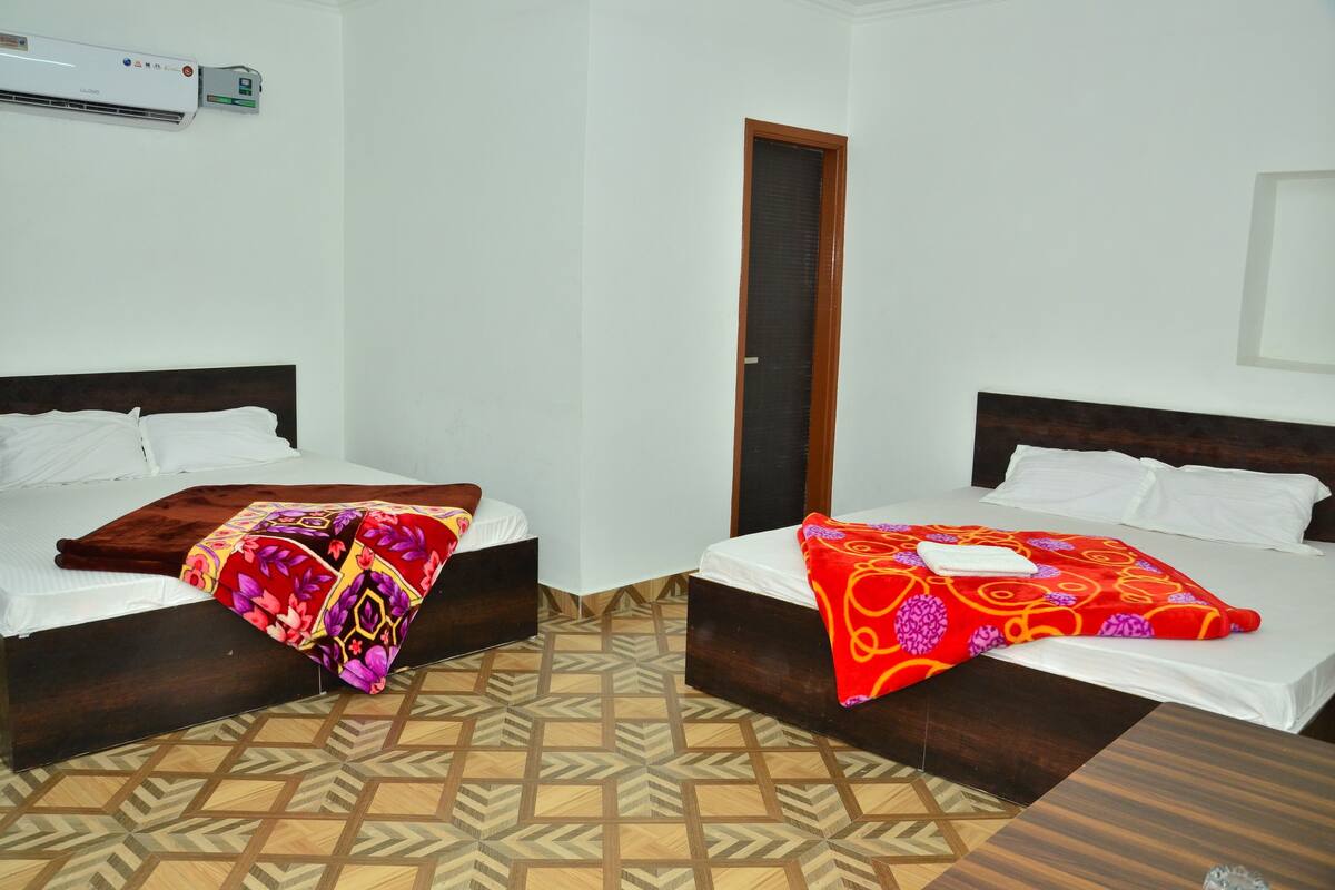 Rollaway beds, free WiFi