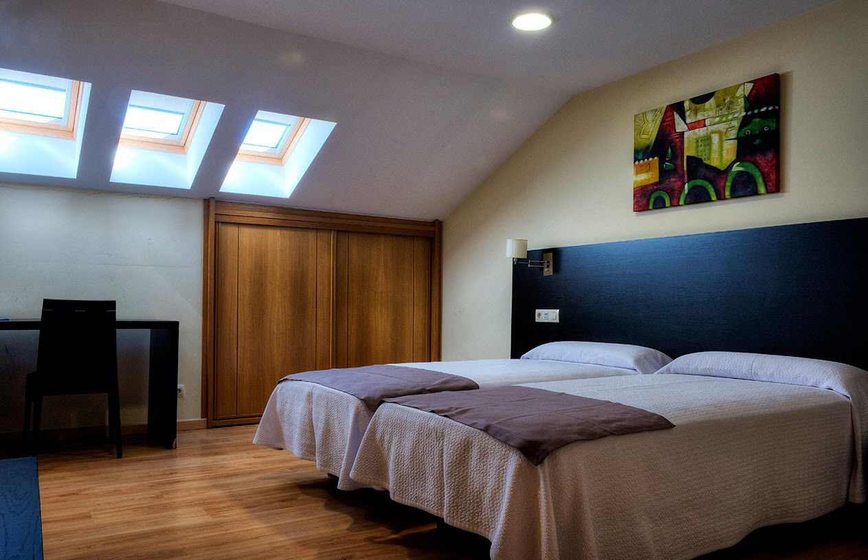 twin room | free cots/infant beds, free wifi, bed sheets