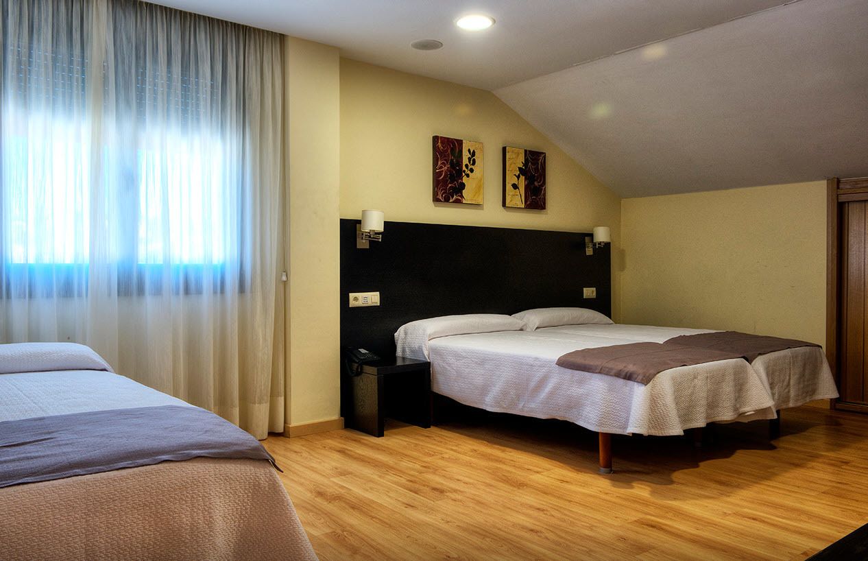 triple room | free cots/infant beds, free wifi, bed sheets