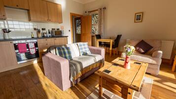 Apartment, 1 Bedroom, Valley View - Craigvinean (Pet Friendly) | Private kitchen