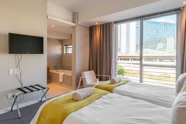 1 habitación, ropa de cama de alta calidad y escritorio