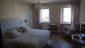 Schreibtisch, kostenloses WLAN