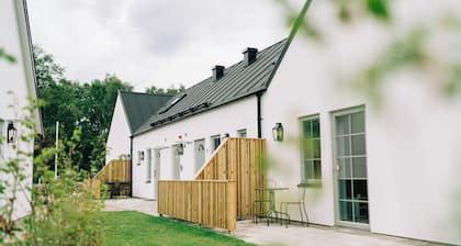 Mälarhusen Semesterby Österlen - Stugor & Gårdssviter