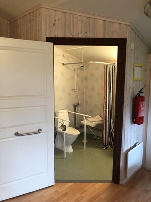 Cabin, 2 Bedrooms (Accessible) | Bathroom