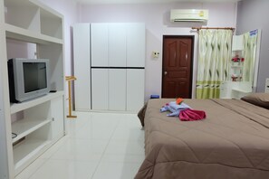 Rollaway beds, free WiFi