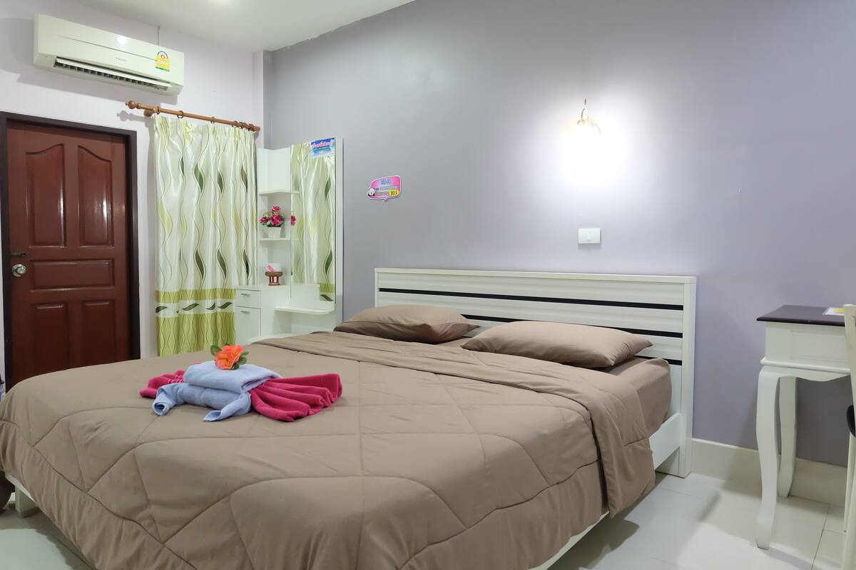 Rollaway beds, free WiFi