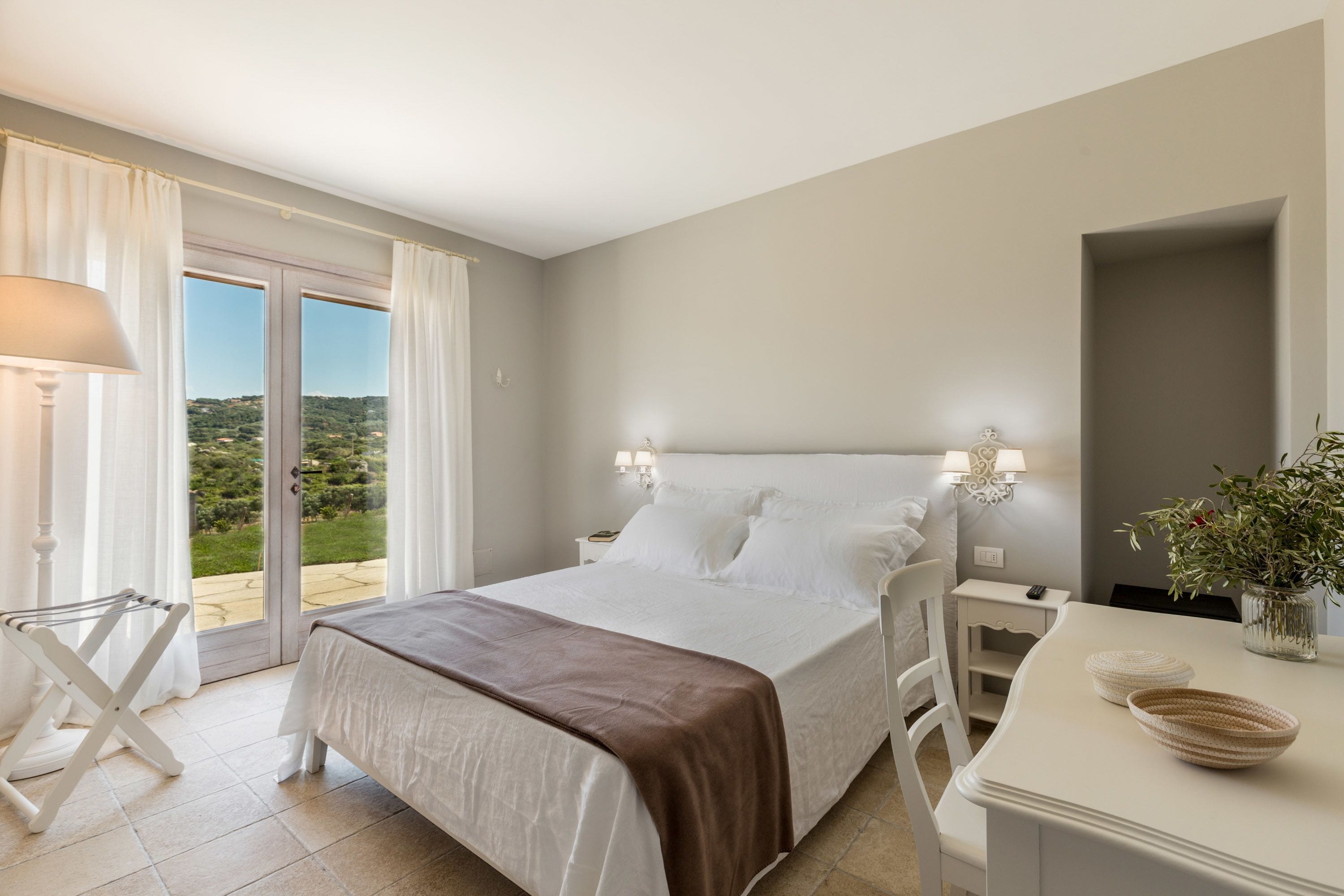 Photo - Tenuta Petra Bianca