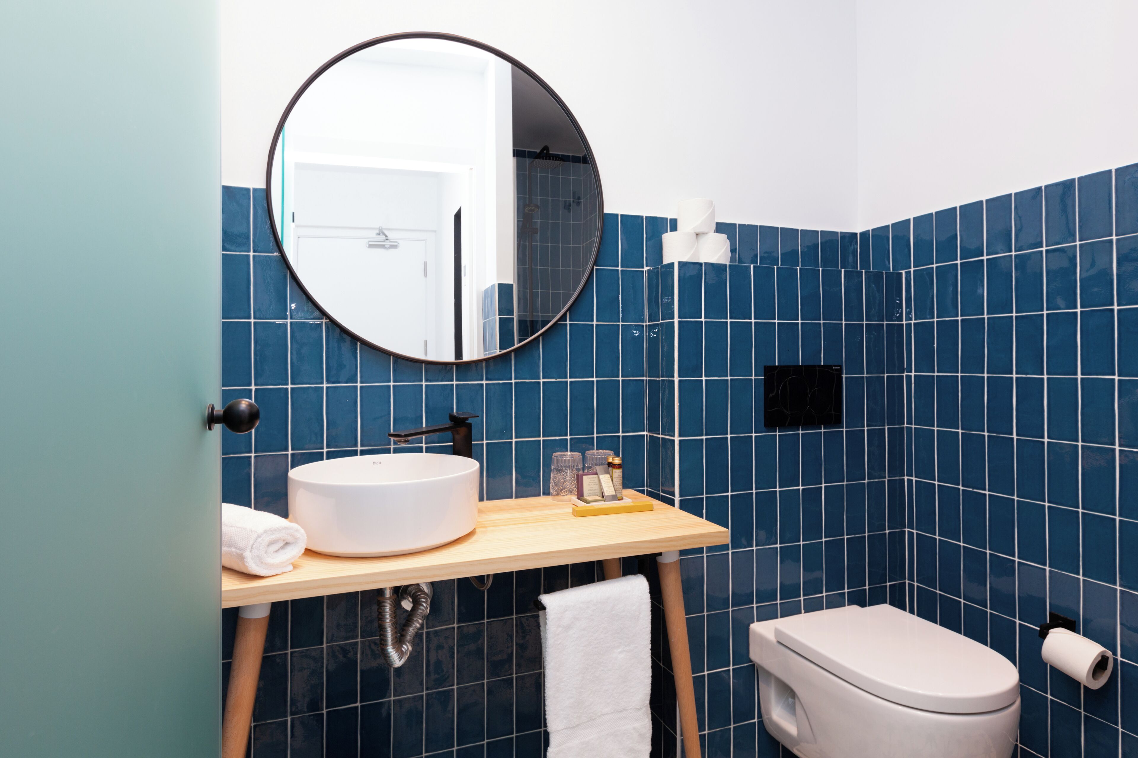 city double room, non smoking | bathroom | shower, rainfall showerhead, hair dryer, towels