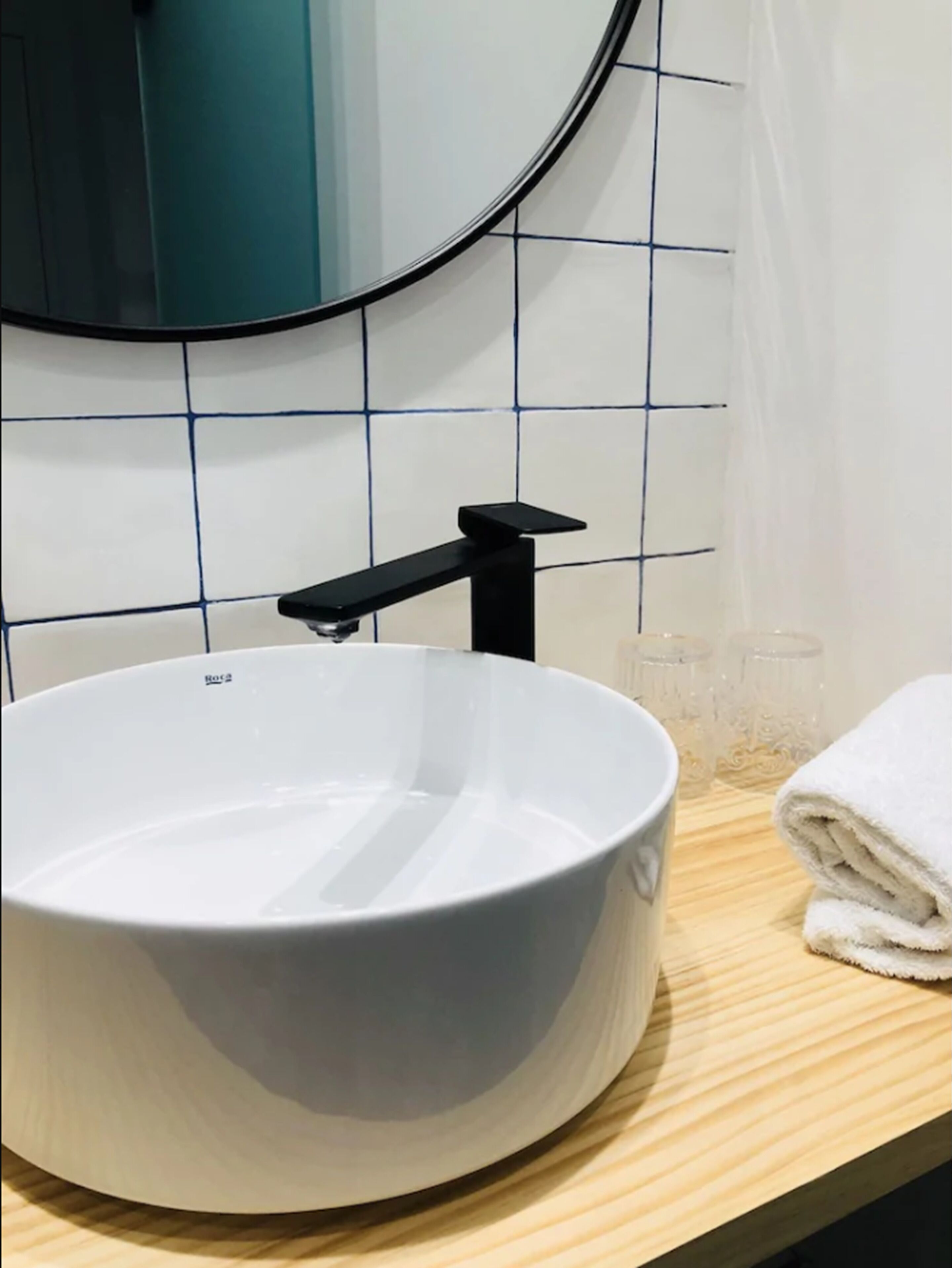 standard double room, 1 queen bed, non smoking | 1 bedroom, hypo-allergenic bedding, in-room safe, individually decorated