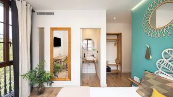 Hypo-allergenic bedding, in-room safe, individually decorated