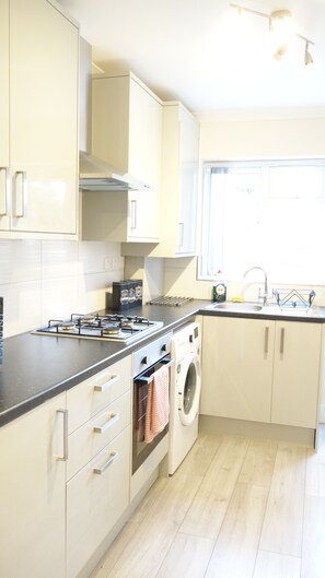 Shared kitchen - The Close Airport (Hayes)