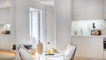 Studio | Living area | Flat-screen TV