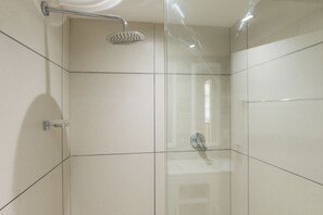Executive Studio Suite, 1 Bedroom, Mountain View | Bathroom shower