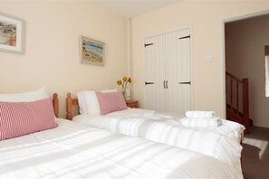 Casa de campo, 2 habitaciones | 2 habitaciones, cunas gratuitas y ropa de cama 