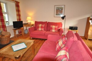 Cottage, 2 Bedrooms | 2 bedrooms, free cribs/infant beds, bed sheets