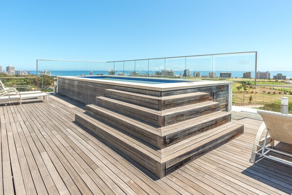 Pool - Legacy Presidential Suite (Cape Town)