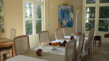 Daily buffet breakfast (EUR 11 per person)