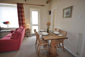 Cottage, 2 Bedrooms | In-room dining - Green Door Rose (Port Isaac)