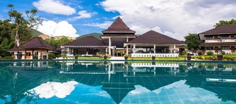 Amazing Inlay Resort