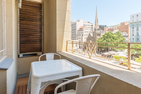 Superior Apartment, 1 Bedroom, Balcony, Courtyard View | Terrace/patio - Market House Gem Suite (Cape Town)