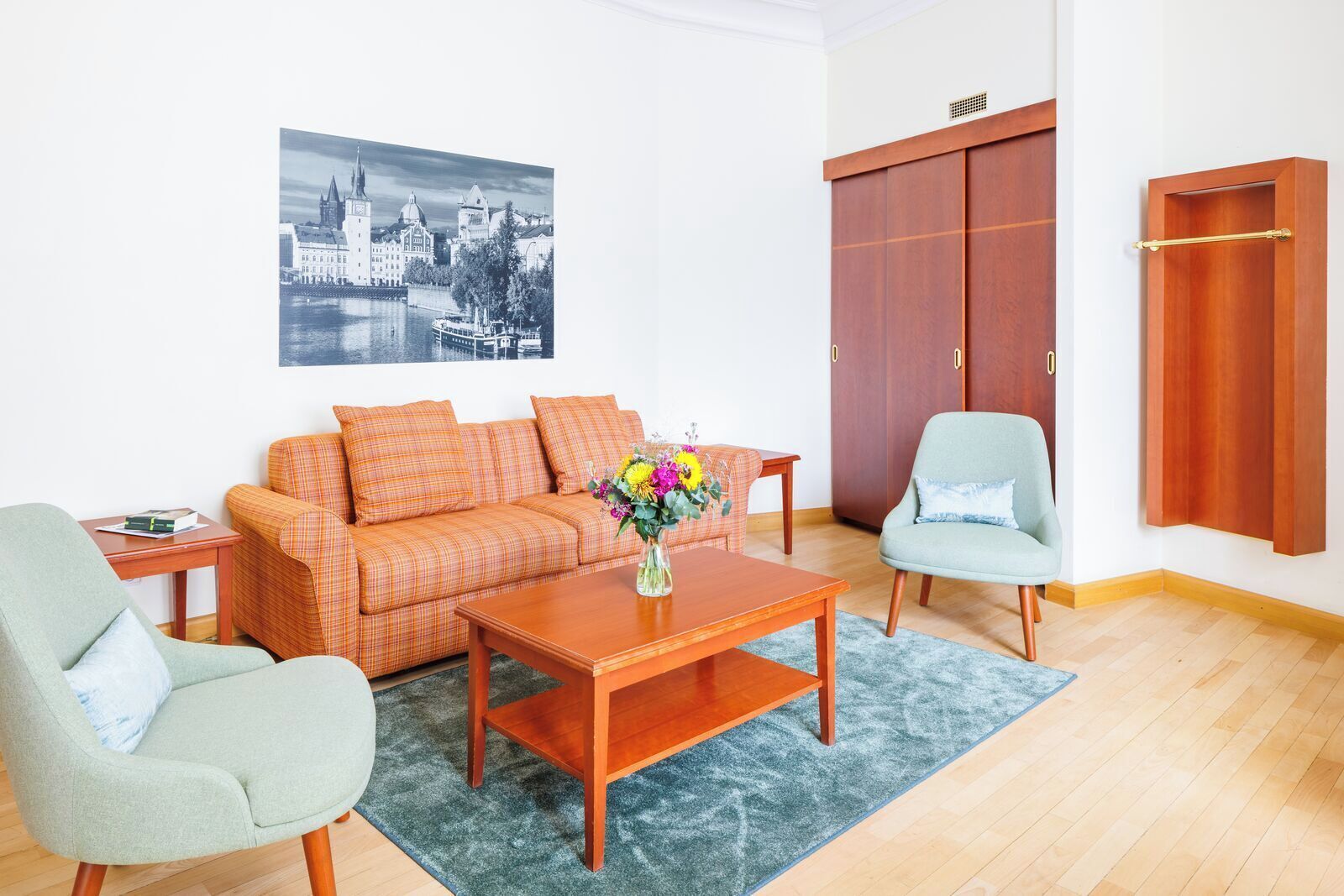 comfort apartment, 1 bedroom | living room | flat-screen tv