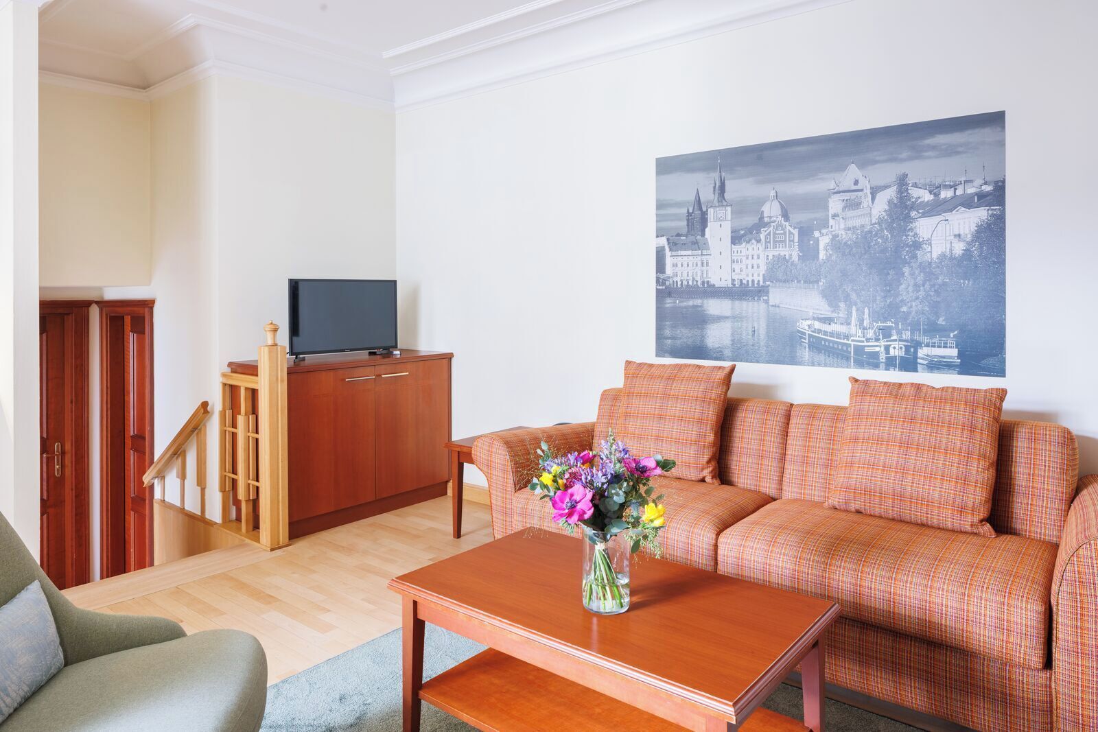comfort apartment, 1 bedroom | living room | flat-screen tv