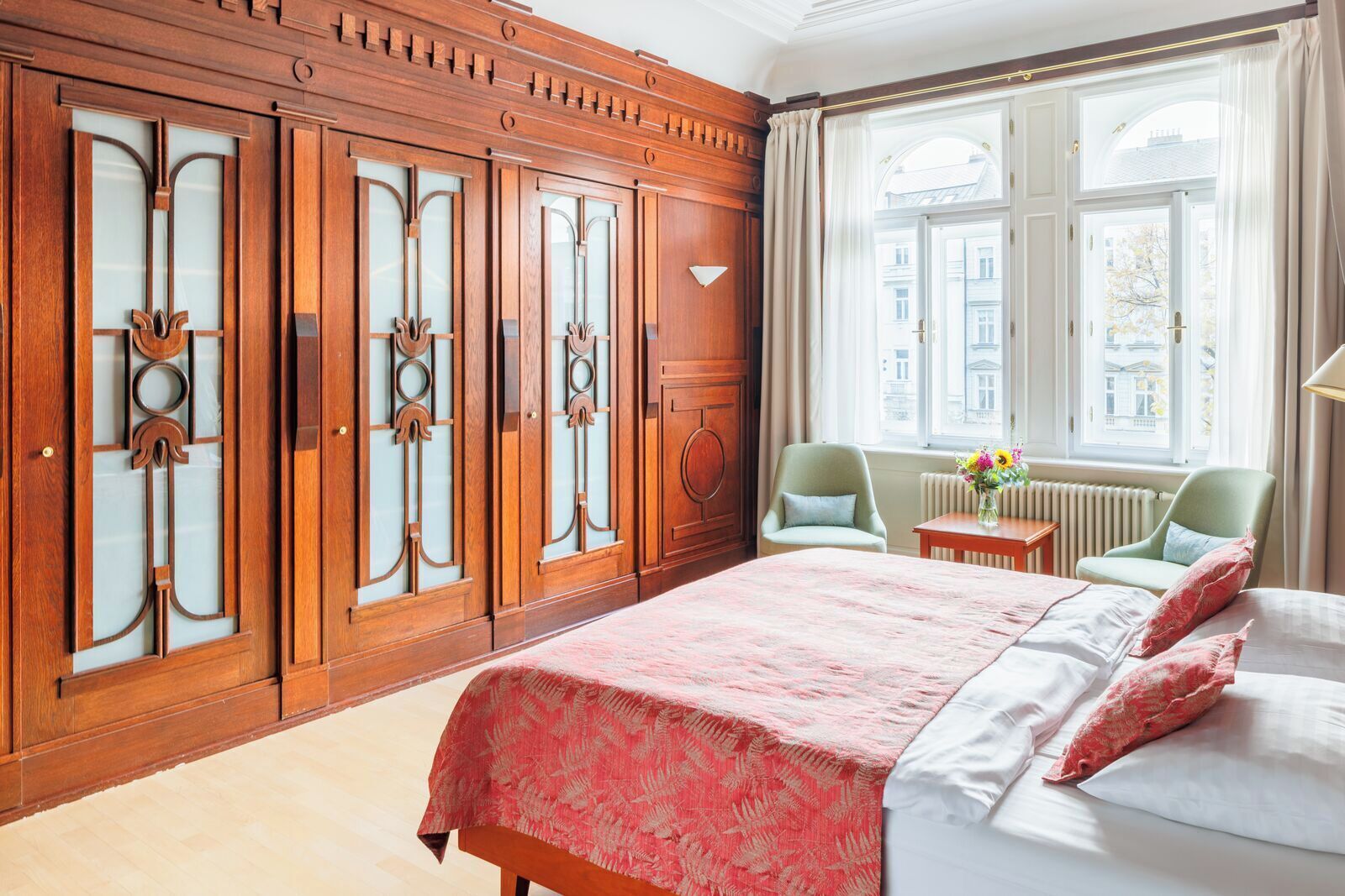 Comfort Apartment, 1 Bedroom | In-room safe, desk, soundproofing, iron/ironing board