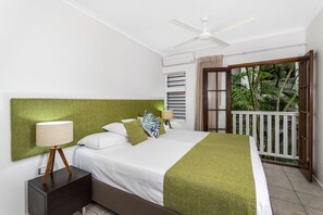 スーペリア スタジオスイート 1 ベッドルーム 禁煙 ヒルビュー | 客室ごとに異なる装飾、客室ごとに異なるインテリア、デスク、ノートパソコン用作業スペース