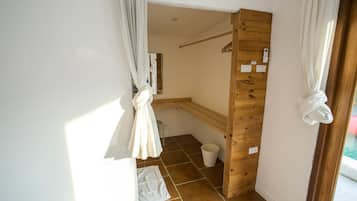 Deluxe Villa | 1 bedroom, desk, free WiFi, bed sheets