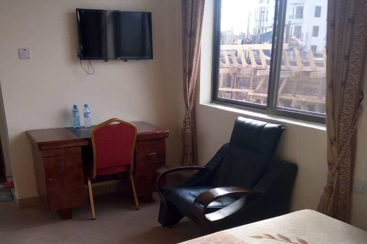 Soundproofing, free WiFi
