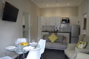 Flat-screen TV - Touch of Class Villas (Pretoria)