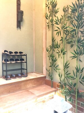 บริเวณประตูทางเข้า