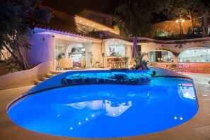 Outdoor pool - Jardines del Cerro Hotel Boutique (Cochabamba)