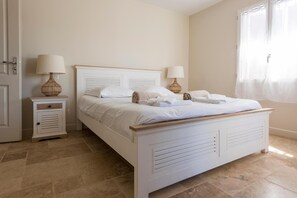Premium bedding, individually decorated, individually furnished, desk - La Durantie (Castelnau-de-Montmiral)