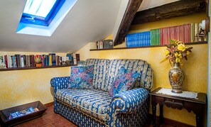 Lobby sitting area - Casa de Aldea Riosol (Cangas de Onis)