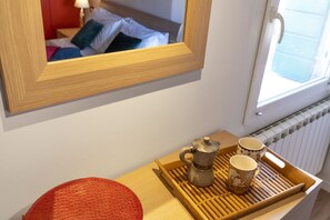 2 habitaciones, tabla de planchar con plancha y wifi gratis 