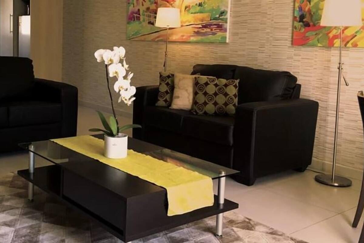 Casa família, 2 quartos | Sala de estar | TV