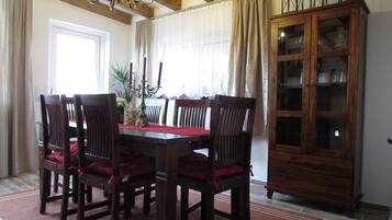Nhà, 3 phòng ngủ, lanai (incl. end cleaning fee €50) | Khu vực ăn uống tại phòng