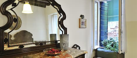 Appartamento, 1 camera da letto | 1 camera, ferro/asse da stiro, Wi-Fi gratuito, lenzuola