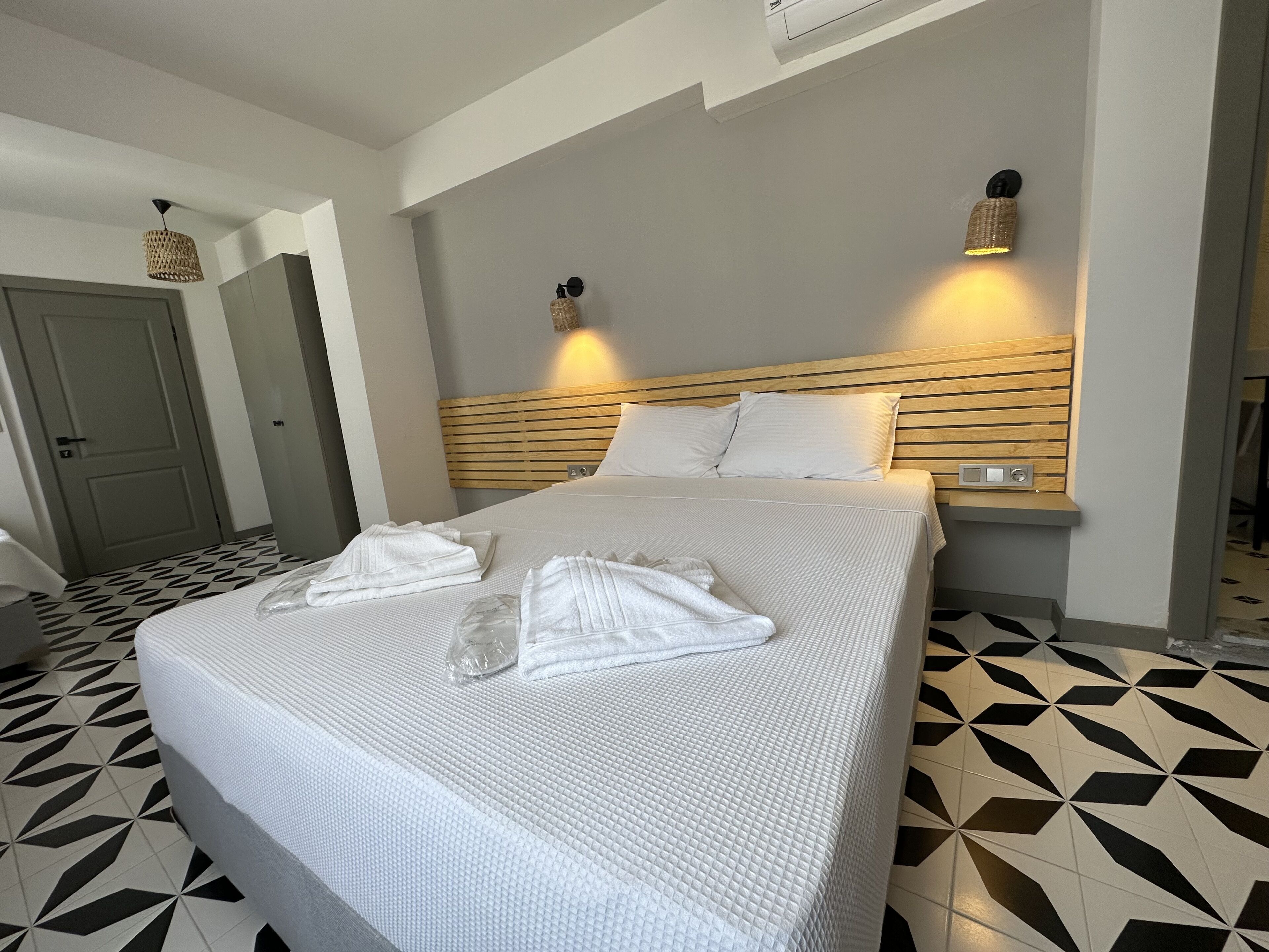 family quadruple room | 1 bedroom, minibar, iron/ironing board, free wifi