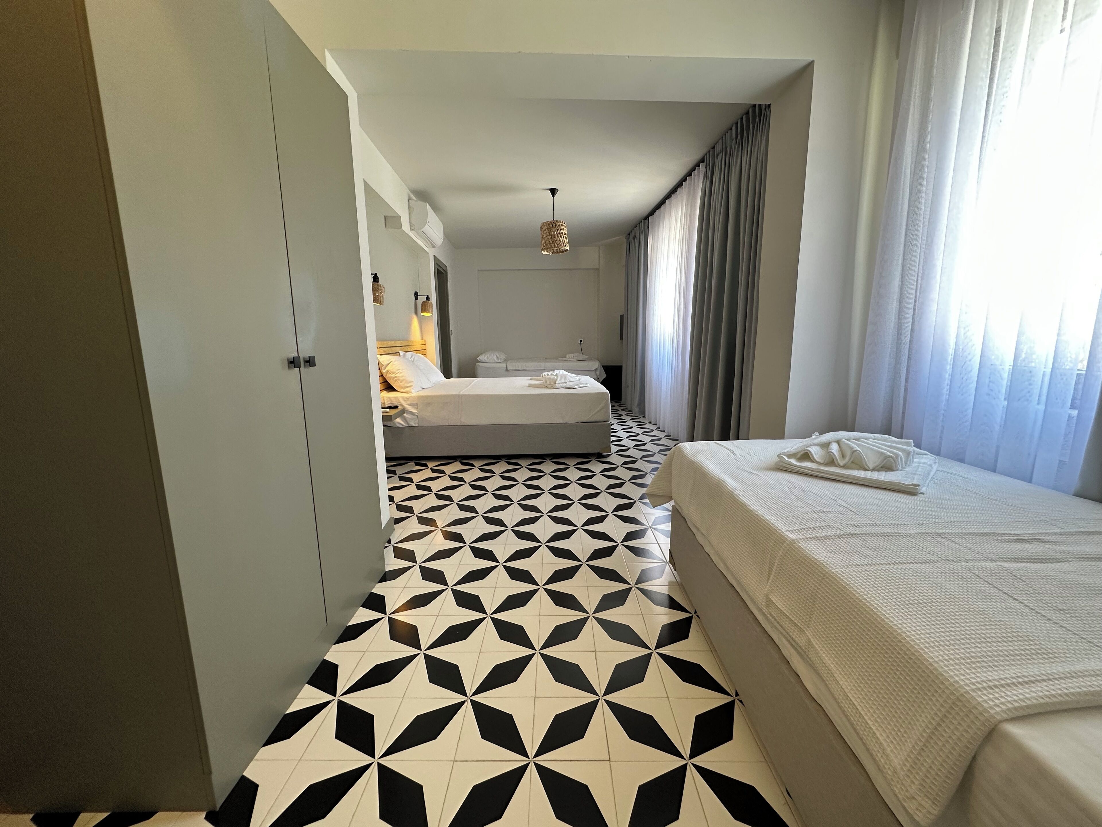 family quadruple room | 1 bedroom, minibar, iron/ironing board, free wifi