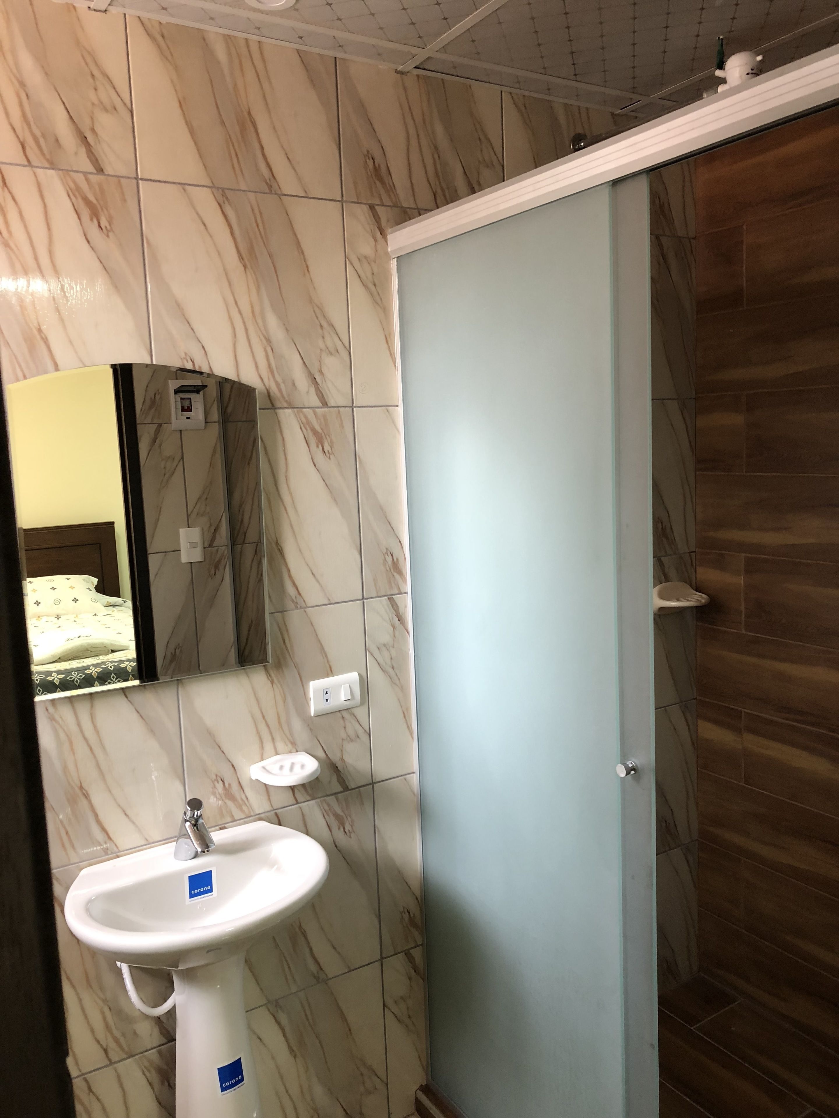 triple room | bathroom | shower, free toiletries, hair dryer, towels