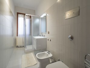 Bathroom - Coco (Venice)